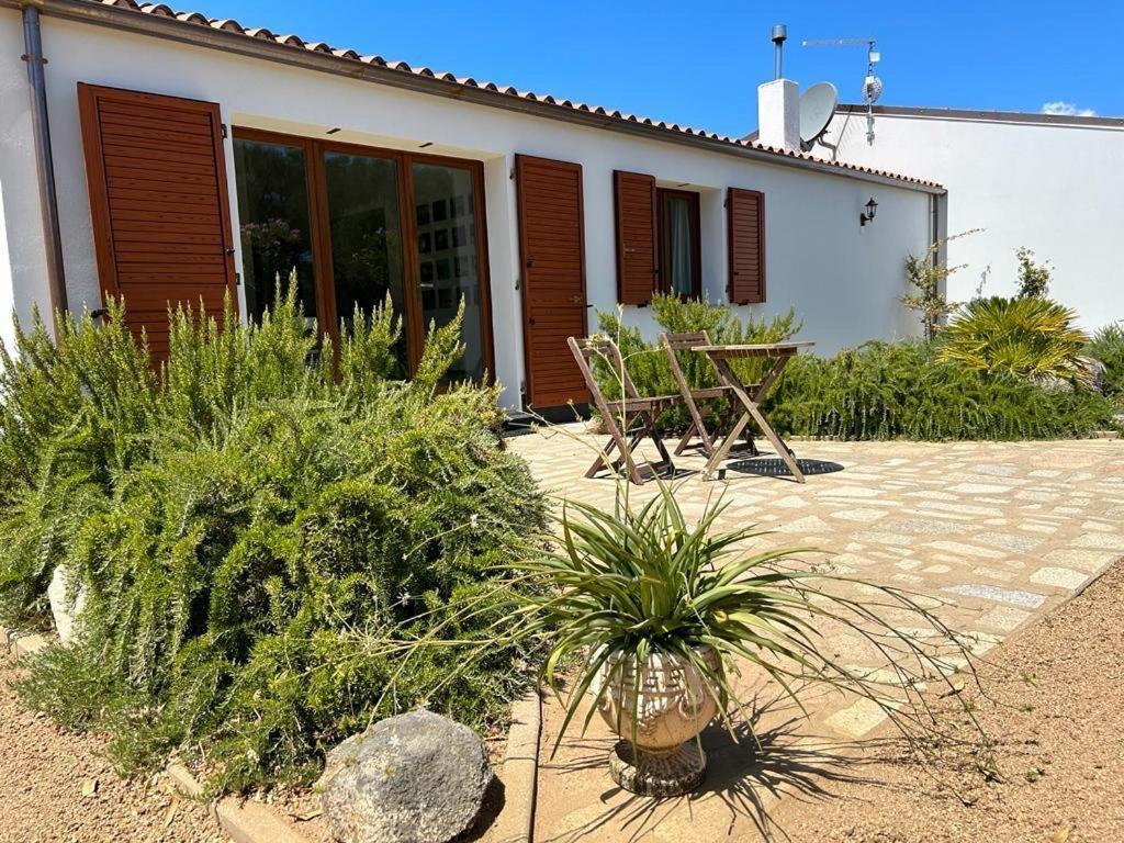 La Piana Holiday House Bassacutena Buitenkant foto